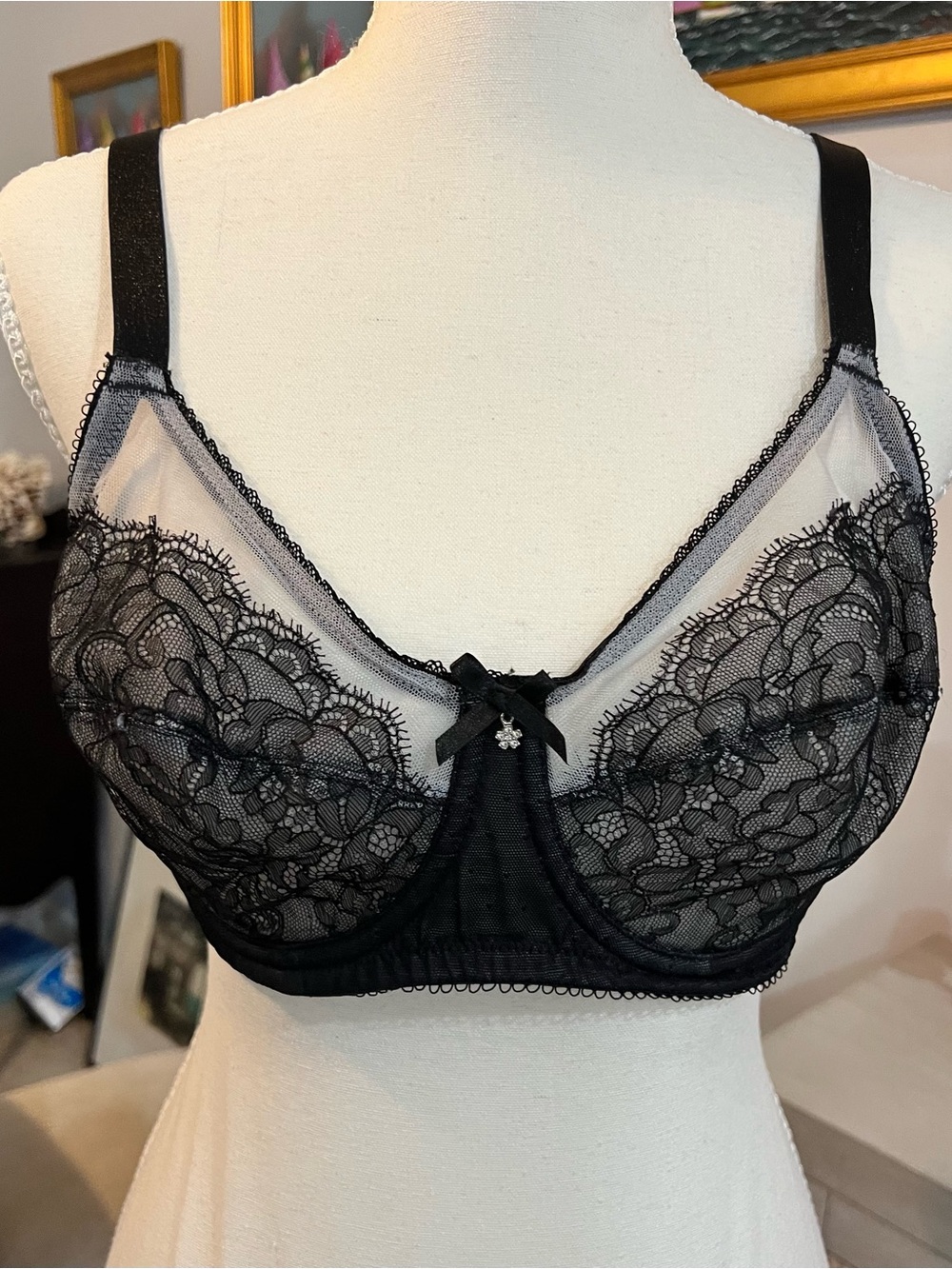 Wacoal black lacey underwire bra. 34C